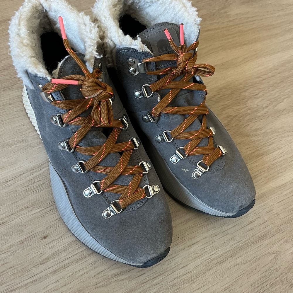 SOREL OUT N ABOUT III CONQUEST WATERPROOF BOOTS WITH FAUX SHEARLING CUFF WOMEN'S